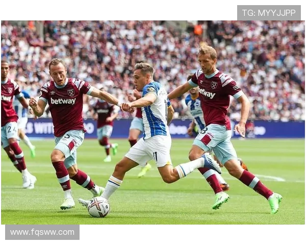 莱斯特城与曼联近期交锋表现及积分走势分析